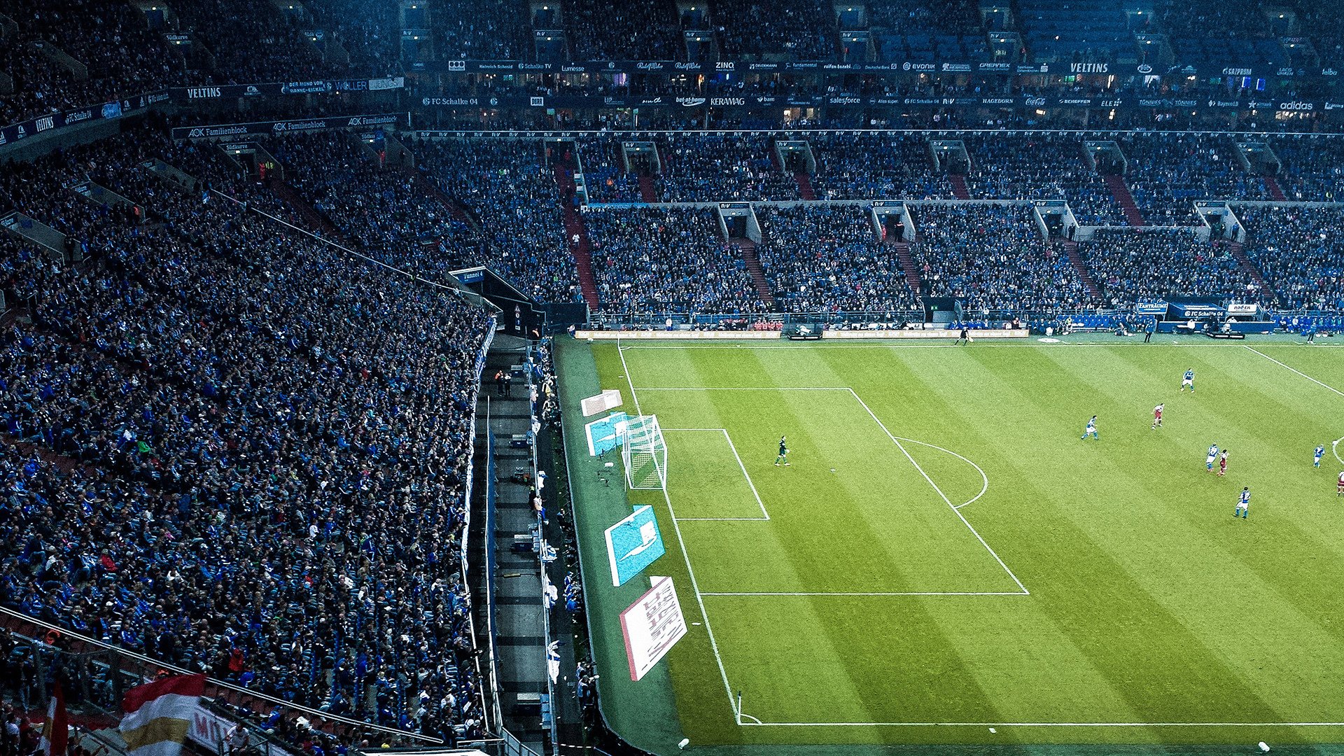 复杂战术揭秘：分析五大联赛中的“套路”