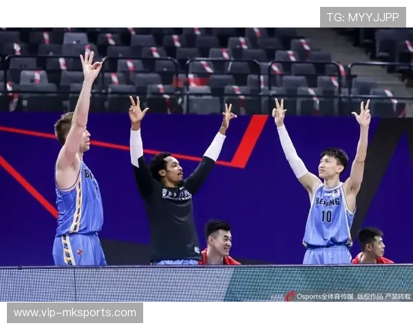 勒沃库森传切配合连续打穿中路