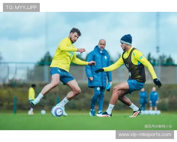 德布劳内倒三角回传创造必进机会：从场上直觉到训练场的应变艺术