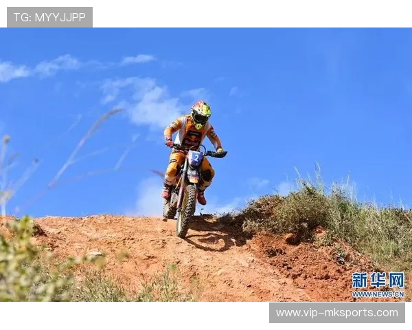 越野摩托赛：泥泞中的极速挑战，越野摩托车比赛 视频 2019 最新